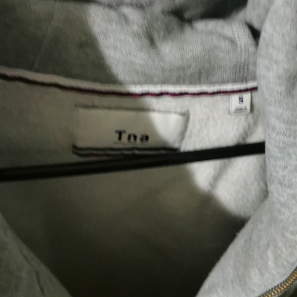 small TNA grey and burgundy hoody - Picture 2 of 3